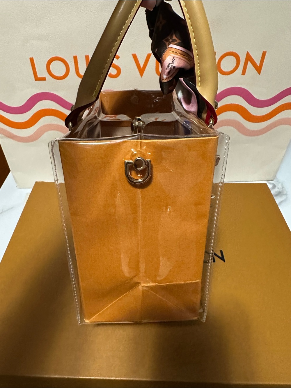 🧡💙🤩Louis Vuitton Gift Bag Tote with Bag Charm, Scarf & Key Chain🧡💙 - Picture 2 of 6